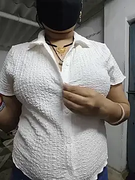 SexyBhumiiのライブXXXチャット