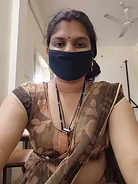 SexyBhumii 现场XXX聊天
