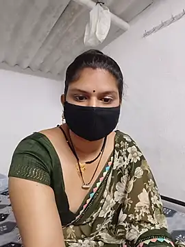 SexyBhumii's Live XXX Chat