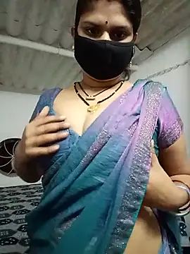 SexyBhumiiのライブXXXチャット