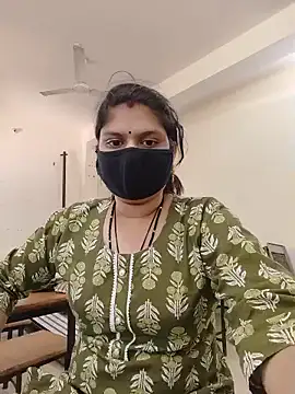 SexyBhumii's Live XXX Chat