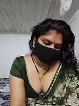 SexyBhumii Adlı Modelin Canlı XXX Sohbeti