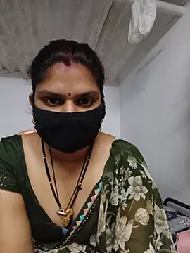 SexyBhumii live XXX chat