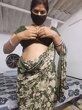 Chat XXX en directo de SexyBhumii