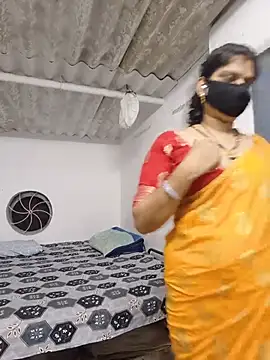 SexyBhumii 现场XXX聊天