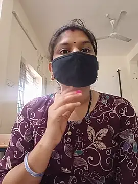 SexyBhumii's Live XXX Chat