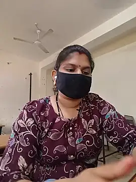 Show de SexyBhumii na webcam