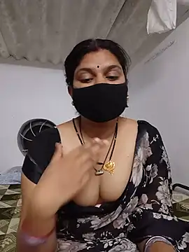 Chat +18 de SexyBhumii ao vivo
