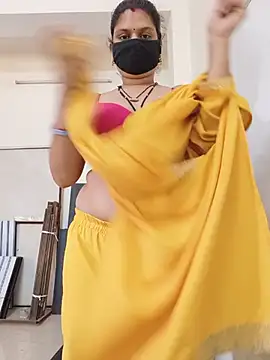 SexyBhumii Adlı Modelin Canlı XXX Sohbeti