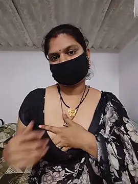 SexyBhumii Live XXX-Chat