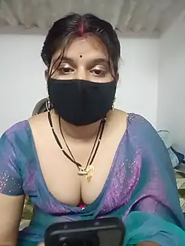 SexyBhumii Adlı Modelin Canlı XXX Sohbeti
