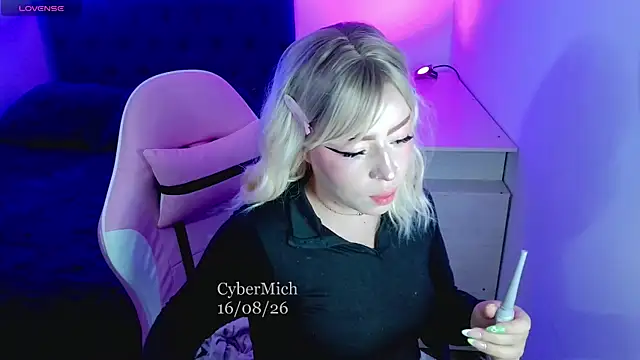 CyberMich's Live XXX Chat