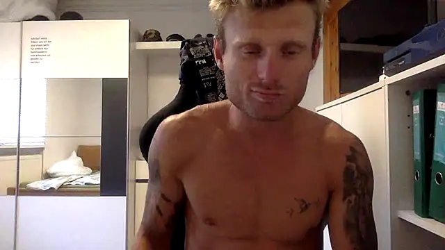 Show modela Nakedendurance1994 na web-kameri