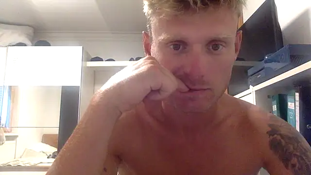 Show modela Nakedendurance1994 na web-kameri