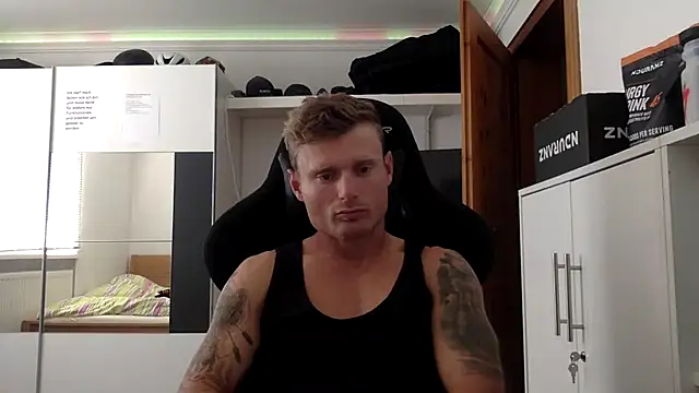 Show modela Nakedendurance1994 na web-kameri