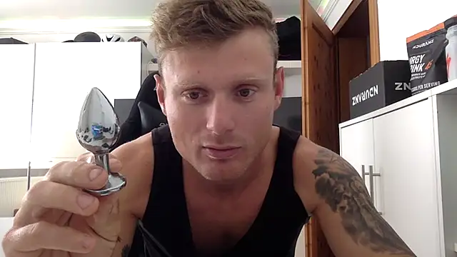 Nakedendurance1994 webkamerás műsora