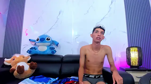 Pokazy przed kamerką – Big_cock_boys1