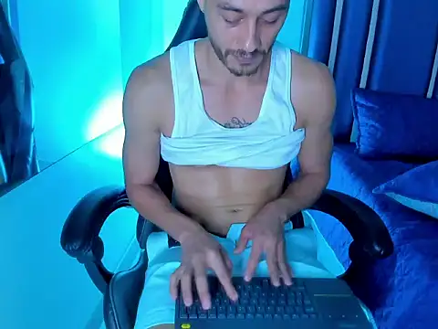 Damiam_23 Show in webcam