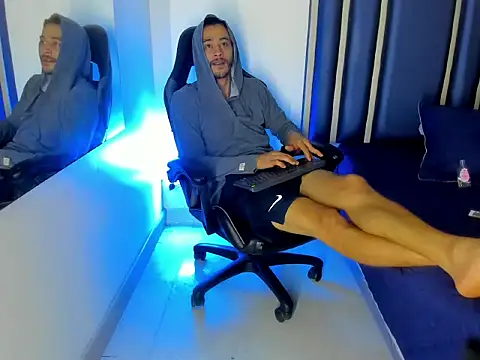 Damiam_23 Show in webcam