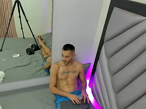 Damiam_23n Webbikameraesitys