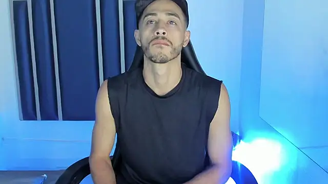 Damiam_23 Show in webcam