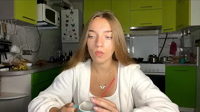 Pokazy przed kamerką – TanyaSavela