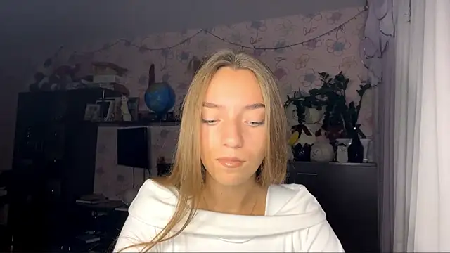 TanyaSavela Show in webcam
