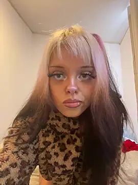 barcode_bby1 élő XXX-chatje