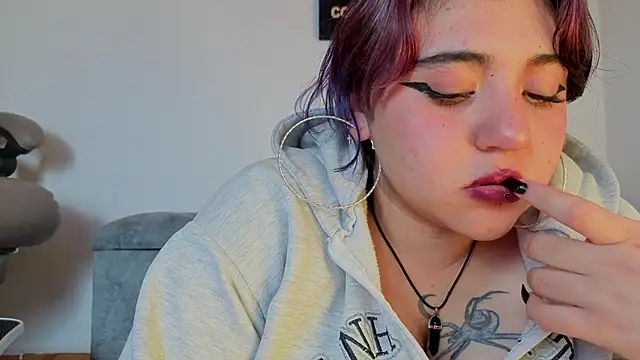 Chat +18 de Blueberry_gothic ao vivo