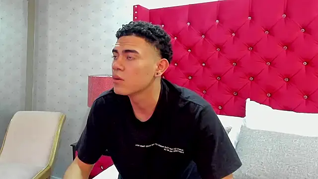 Show modela JadenJake na web-kameri