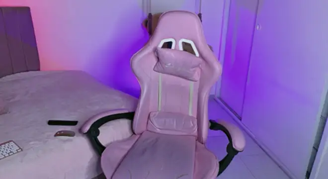 Pokazy przed kamerką – uchiiky_doll