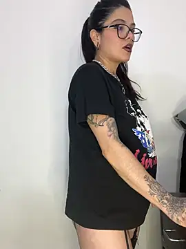 צ'אט XXX בשידור חי של Esmeralda_hairy