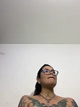 Esmeralda_hairy's Webcam Show