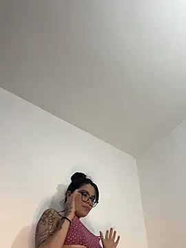 Esmeralda_hairy's Webcam Show