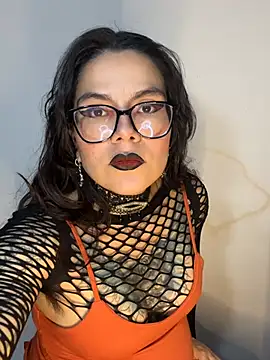 Esmeralda_hairyのライブXXXチャット