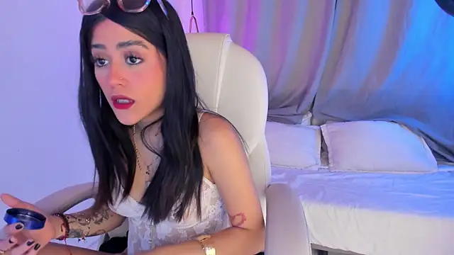 Chanel_Cruzz's Live XXX Chat