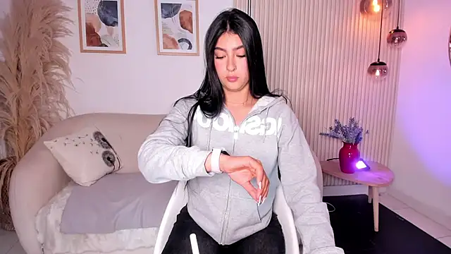 Bella_rochee Adlı Modelin Canlı XXX Sohbeti