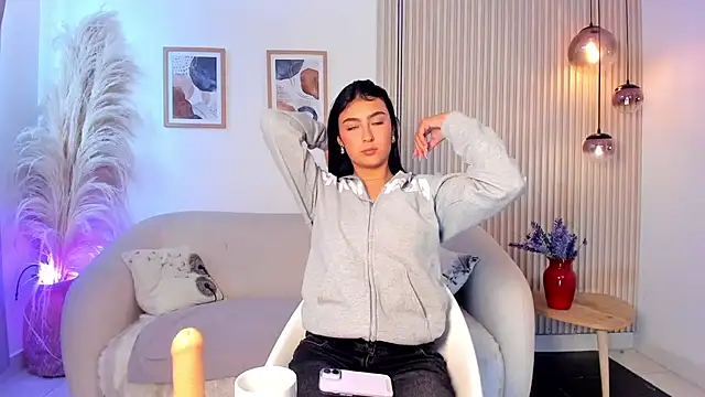 Bella_rochee Adlı Modelin Canlı XXX Sohbeti