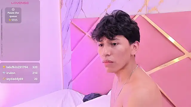 Good_boyss_n Webbikameraesitys