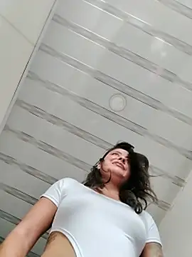 LUNAGREEN_1 XXX чат на живо