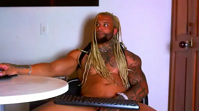 ragnar0825 webcam show
