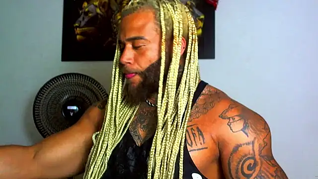 ragnar0825 webcam show