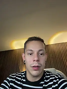 Show modela DominickMuller na web-kameri