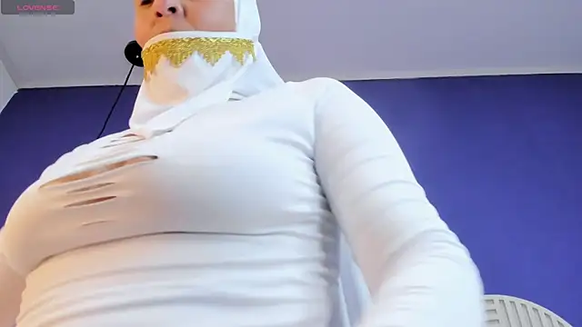 Show modela Layla_Night na web-kameri