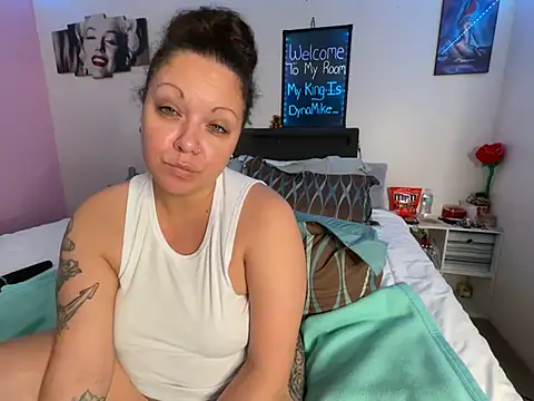 Yummy_Honeypot777 Webcam Show