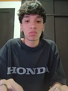 H3ll_B0Y_ Show in webcam