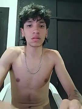 Show modela H3ll_B0Y_ na web-kameri