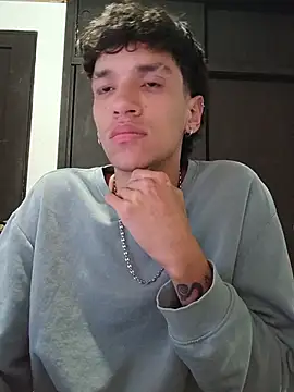H3ll_B0Y_ Show in webcam