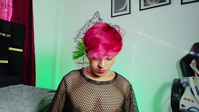 Show modela kaia_finn na web-kameri