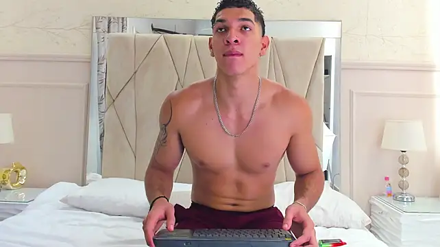 Adrien_Monteiro Show Webcam